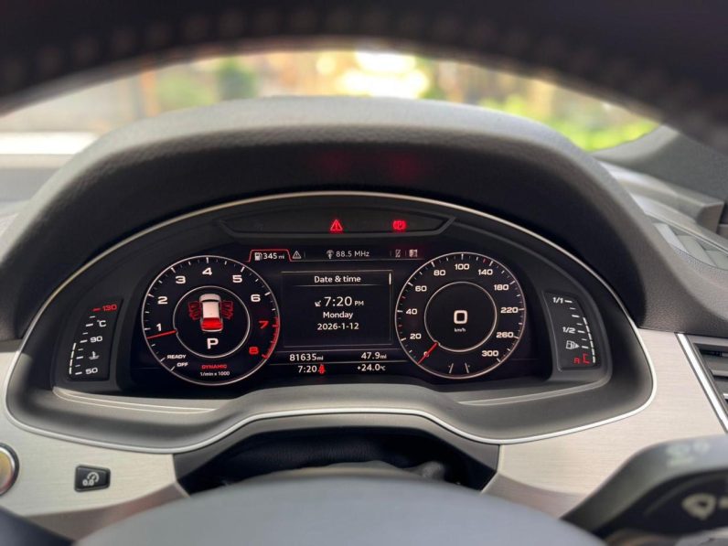 
								Audi Q7 full									