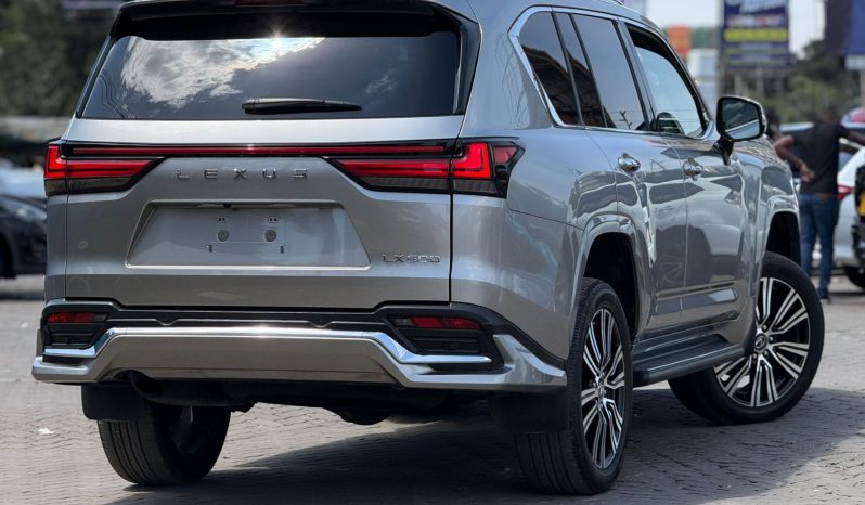 
								Lexus LX600 full									