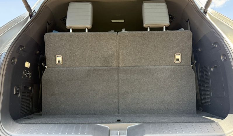 
								Lexus LX600 full									