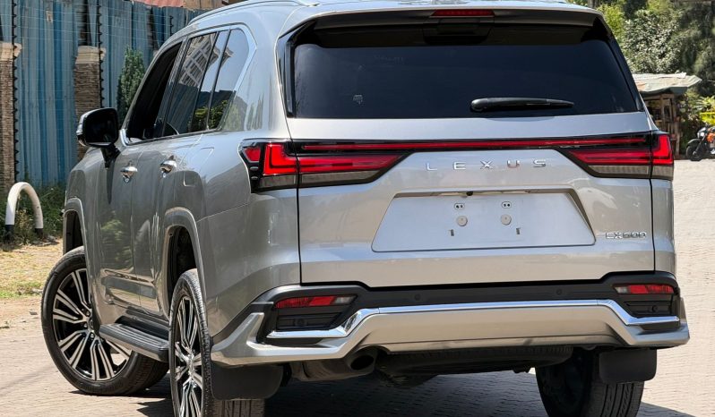 
								Lexus LX600 full									