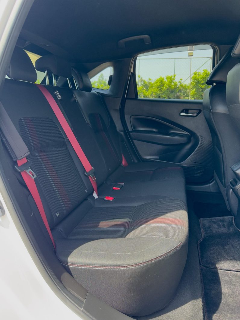 
								Nissan Aura Nismo full									
