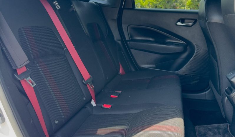
								Nissan Aura Nismo full									