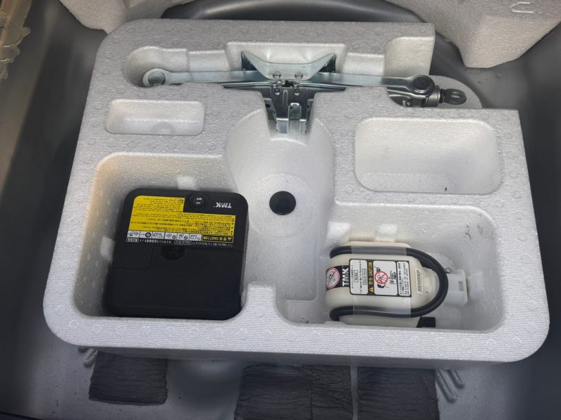 
								Toyota Axio full									