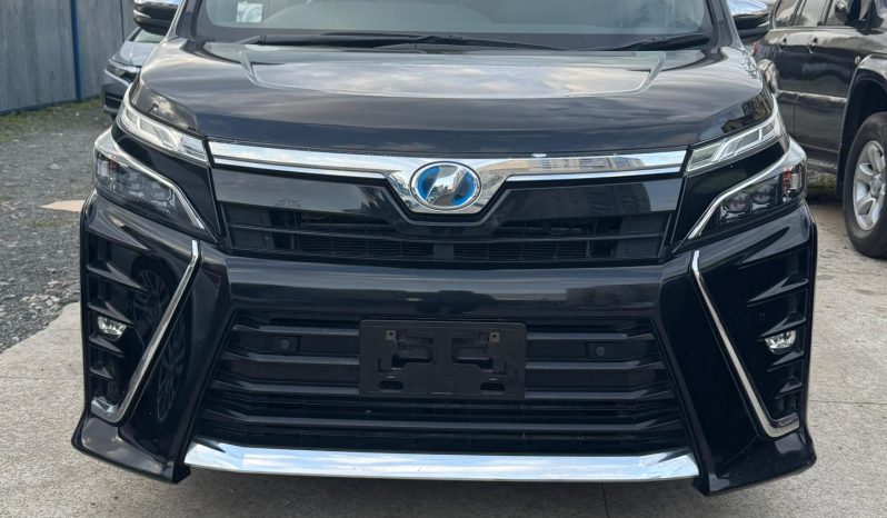
								Toyota Voxy full									