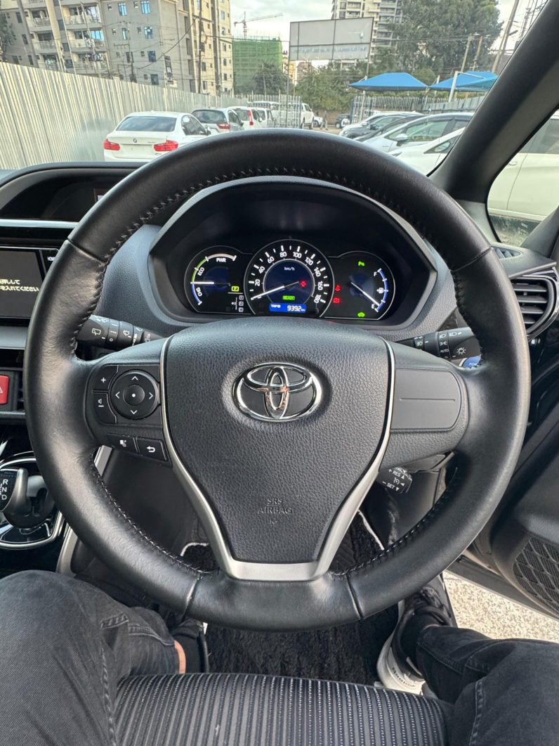 
								Toyota Voxy full									