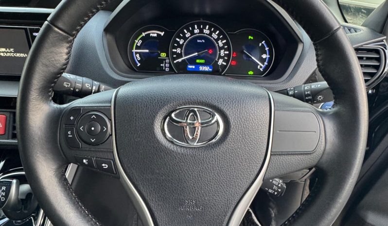 
								Toyota Voxy full									