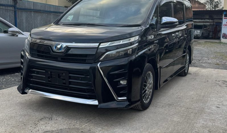 
								Toyota Voxy full									