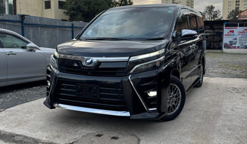 
								Toyota Voxy full									