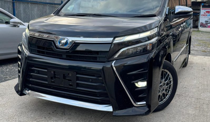 
								Toyota Voxy full									