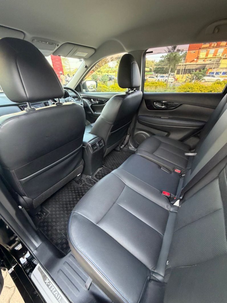 
								Nissan Xtrail full									