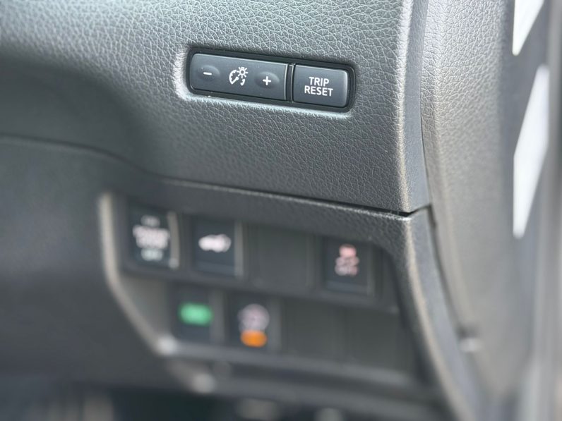 
								Nissan Xtrail full									