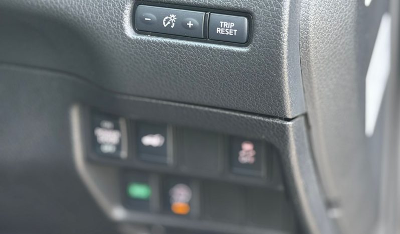 
								Nissan Xtrail full									