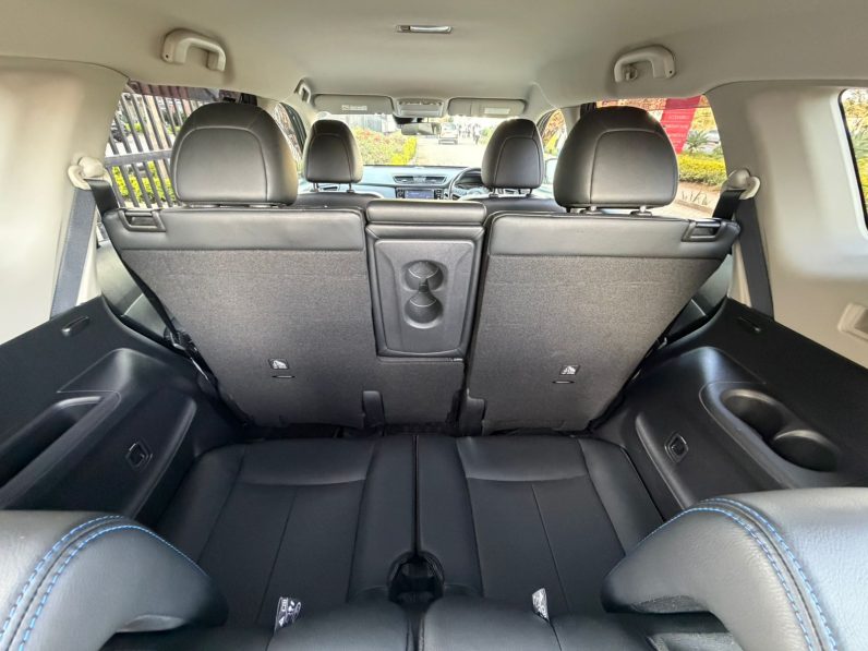 
								Nissan Xtrail full									