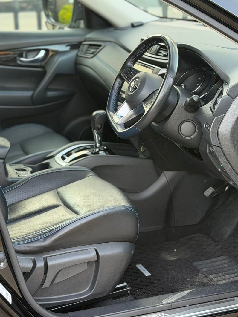 
								Nissan Xtrail full									