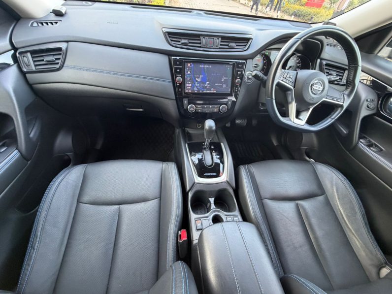 
								Nissan Xtrail full									