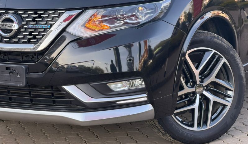 
								Nissan Xtrail full									