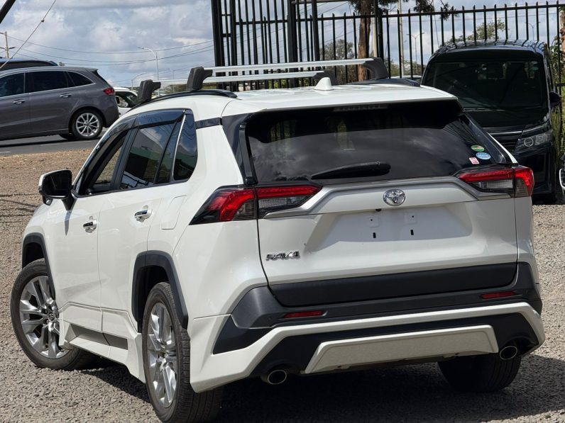 
								Toyota Rav4 full									