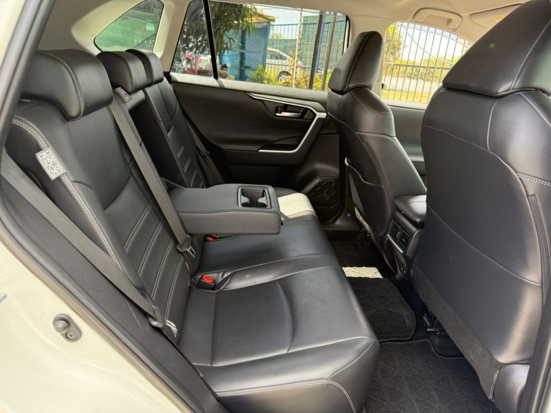 
								Toyota Rav4 full									