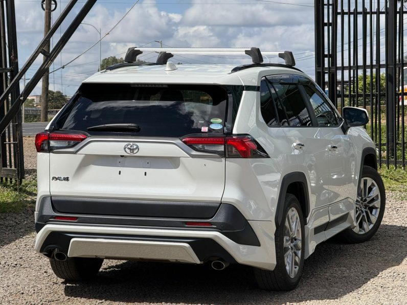 
								Toyota Rav4 full									