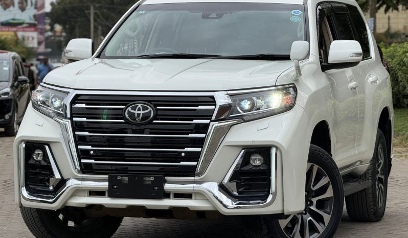 
								Toyota Land Cruiser Prado TXL full									