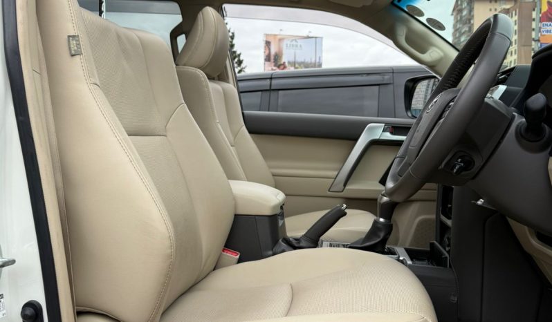 
								Toyota Land Cruiser Prado TXL full									