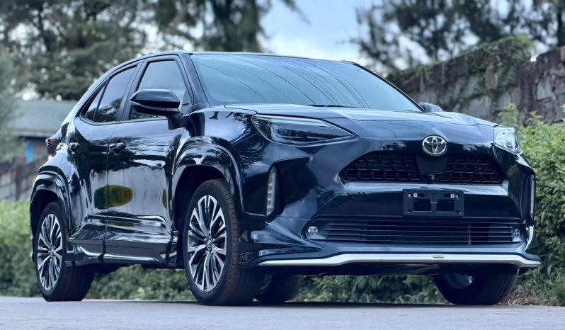 
								Toyota Yaris Cross full									