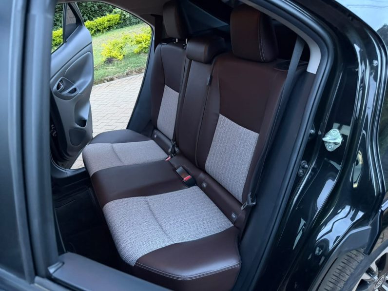 
								Toyota Yaris Cross full									
