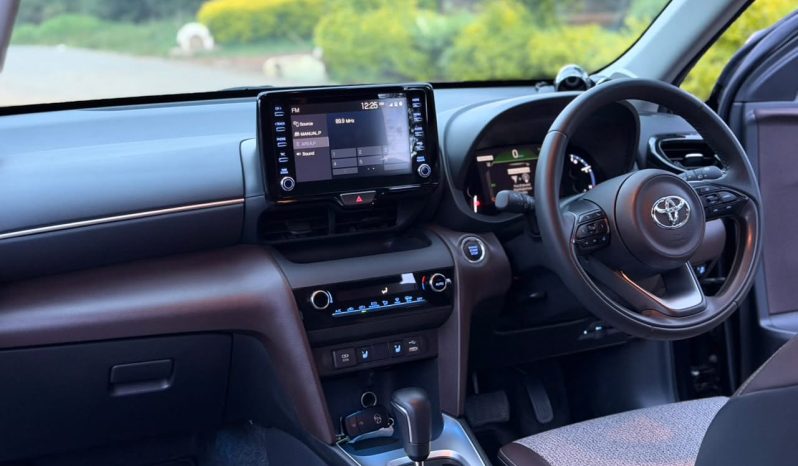 
								Toyota Yaris Cross full									