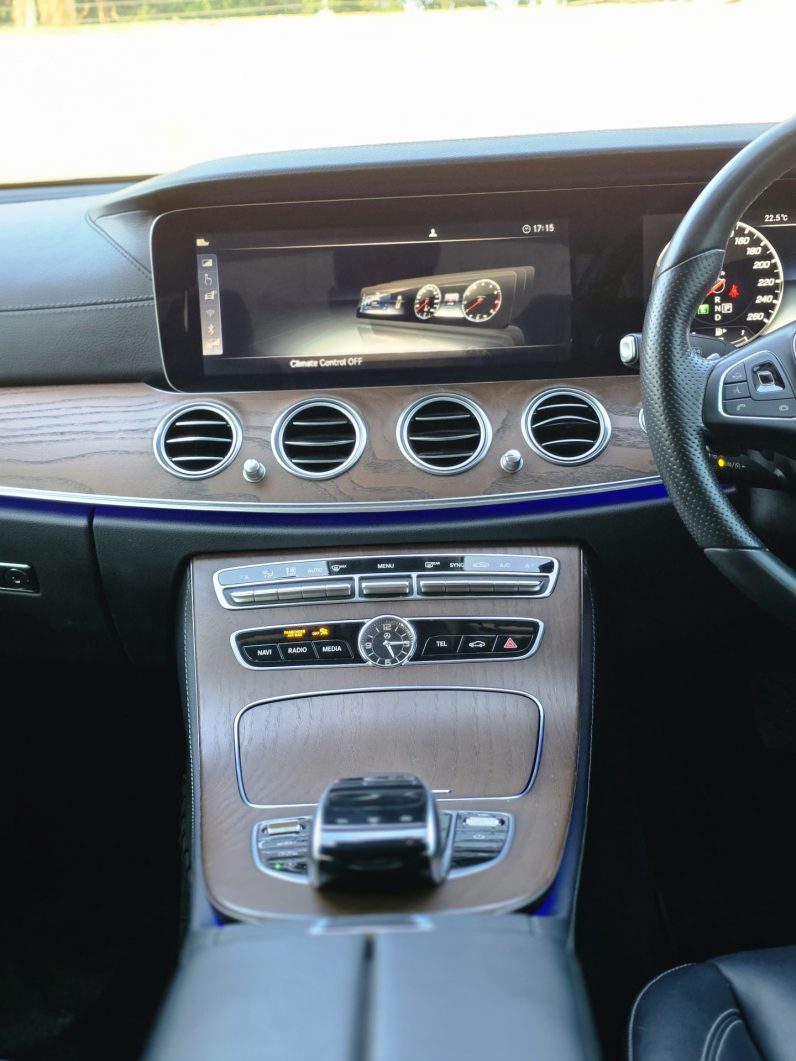 
								Mercedes Benz E400 full									