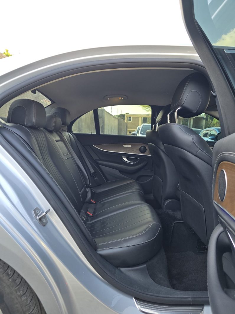 
								Mercedes Benz E400 full									