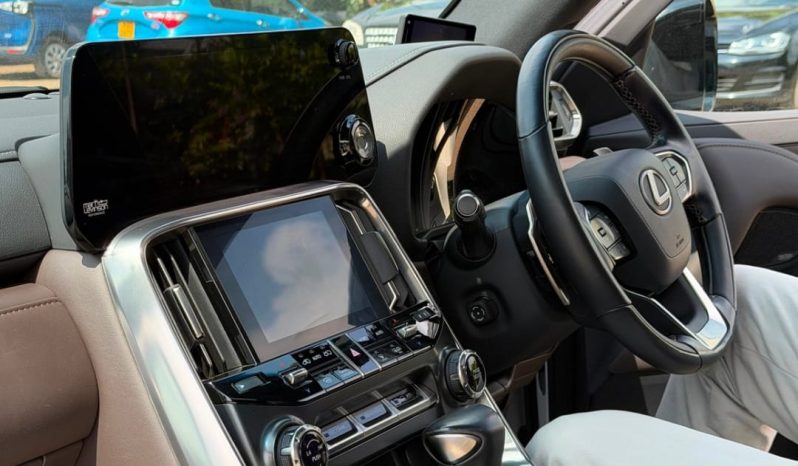 
								Lexus LX600 full									