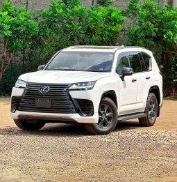 Lexus LX600