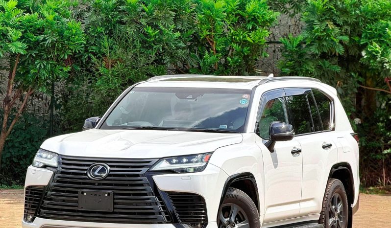 
								Lexus LX600 full									