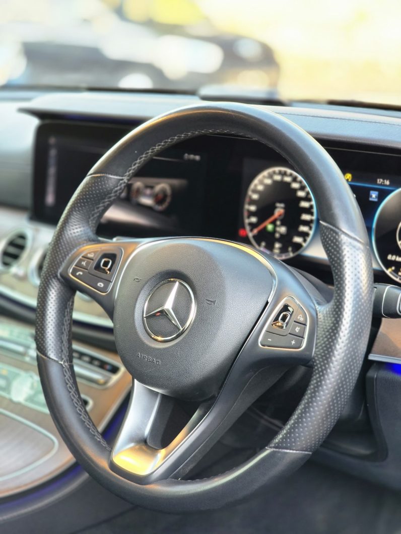 
								Mercedes Benz E400 full									