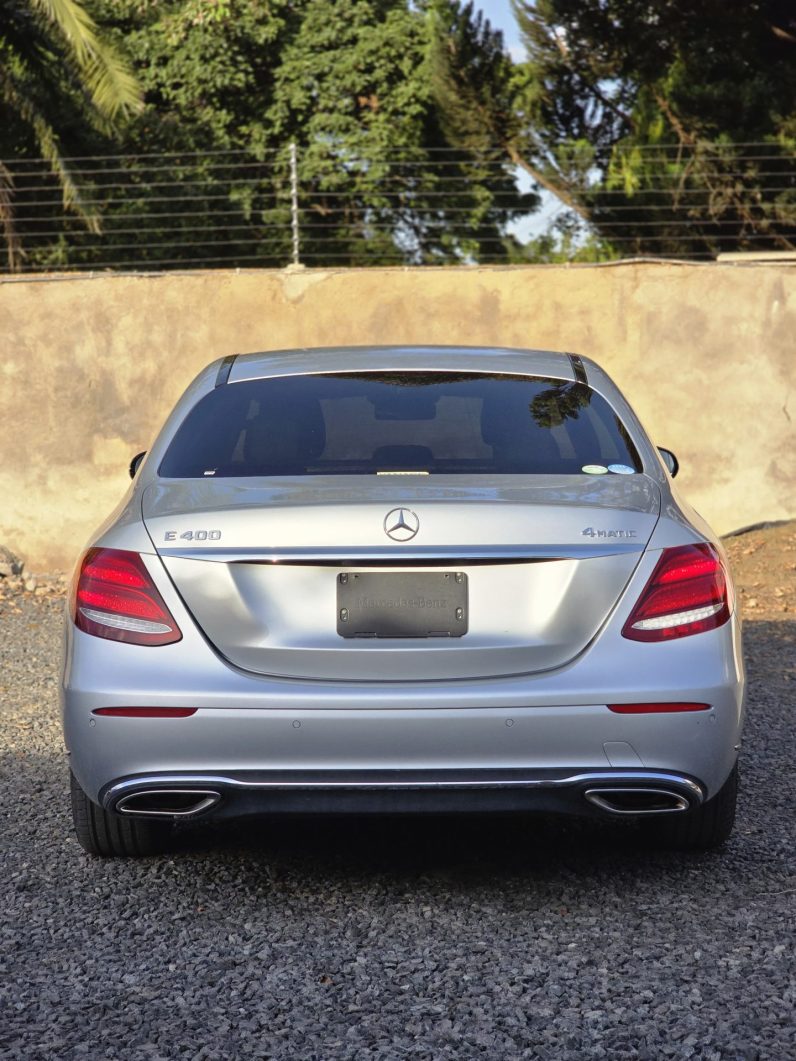 
								Mercedes Benz E400 full									