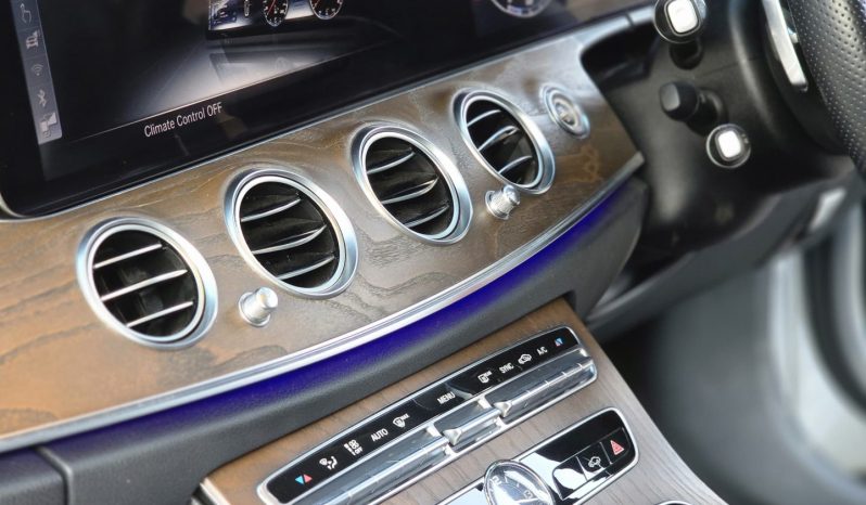 
								Mercedes Benz E400 full									