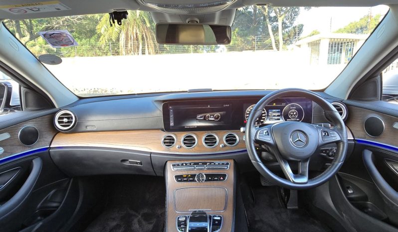 
								Mercedes Benz E400 full									