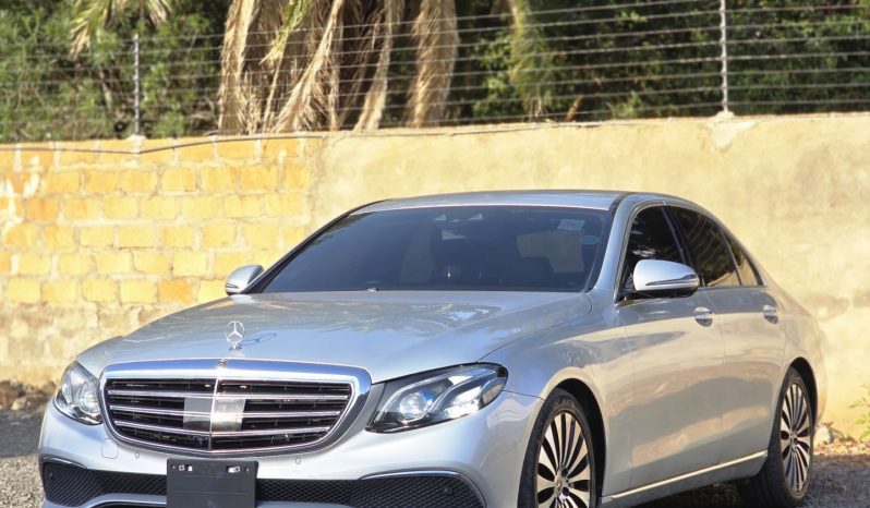 
								Mercedes Benz E400 full									