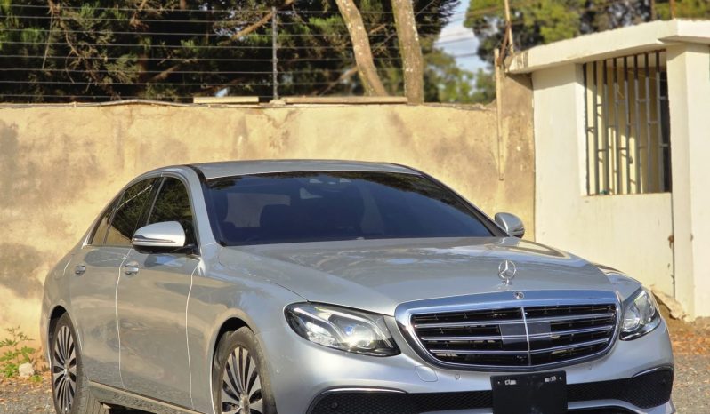
								Mercedes Benz E400 full									
