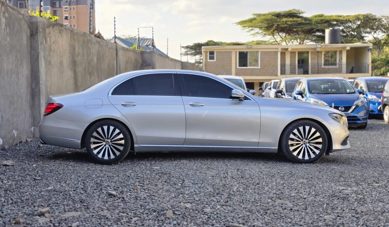 
								Mercedes Benz E400 full									