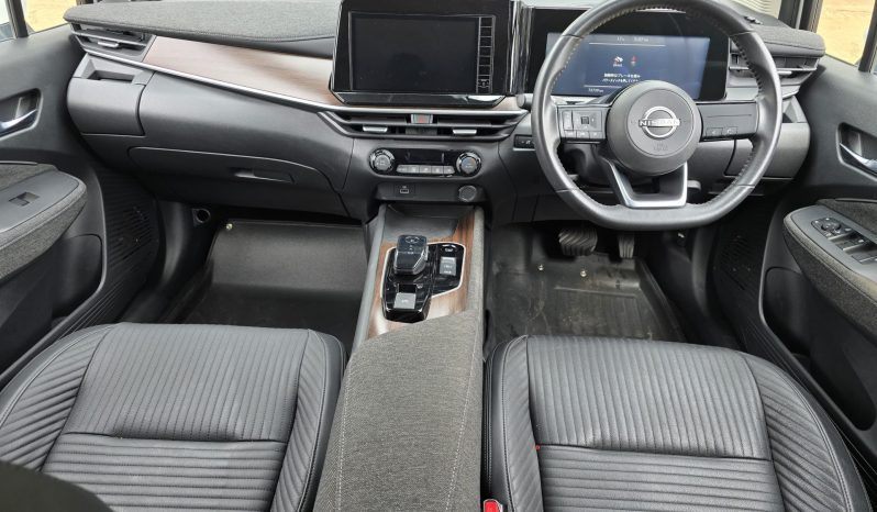 
								Nissan Note Aura full									