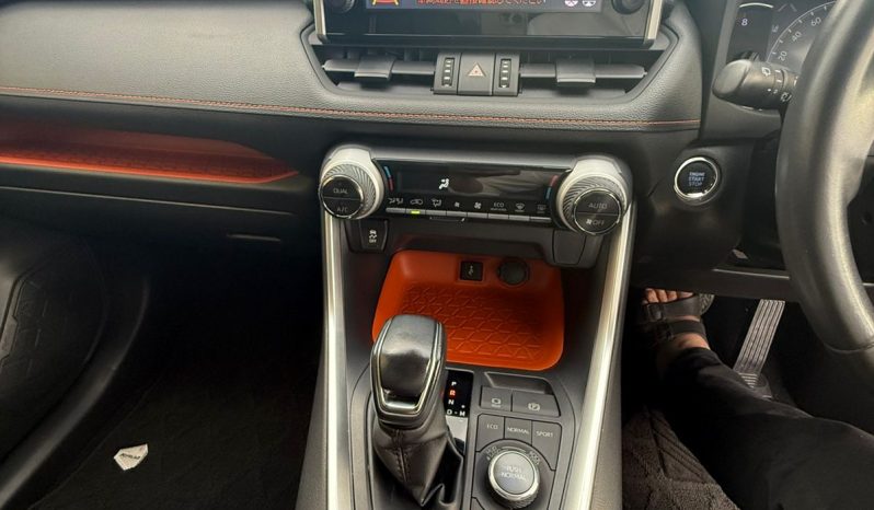 
								Toyota Rav4 Adventure full									