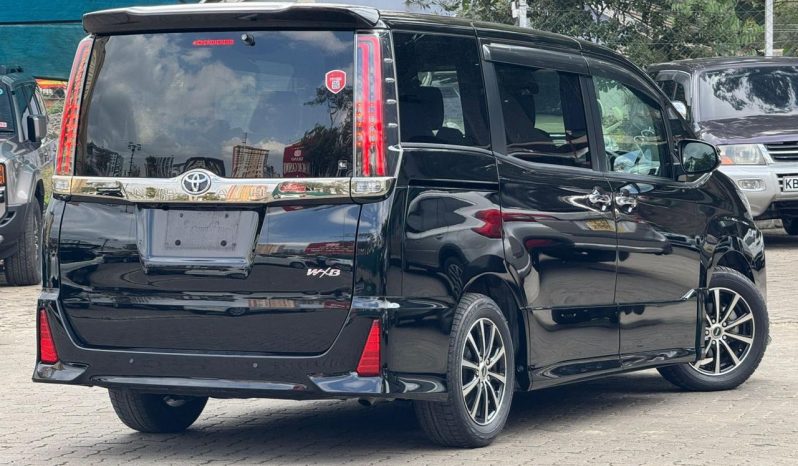 
								Toyota Noah full									