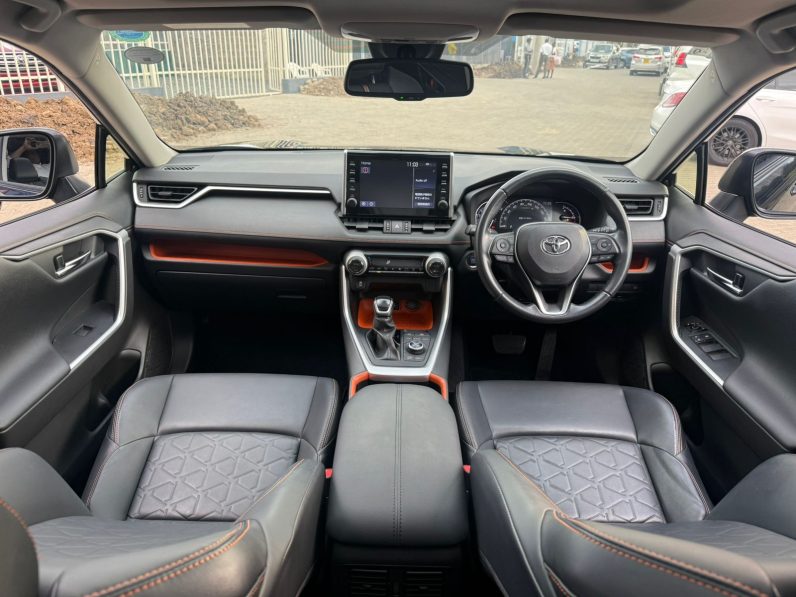 
								Toyota Rav4 Adventure full									
