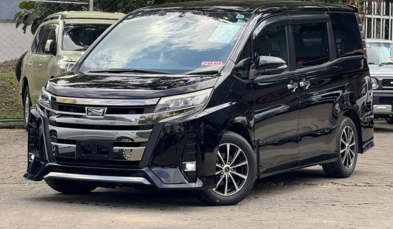 
								Toyota Noah full									