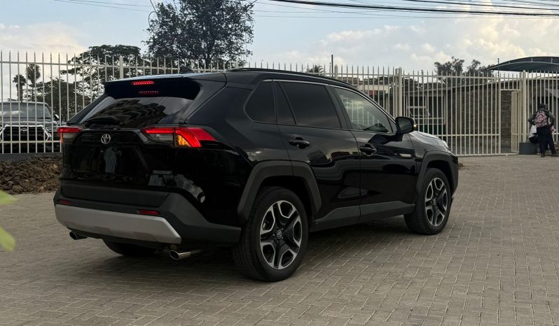 
								Toyota Rav4 Adventure full									