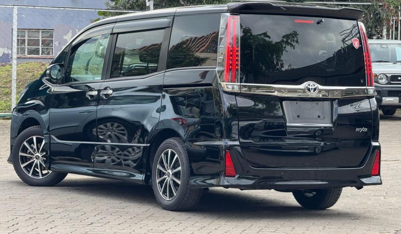 
								Toyota Noah full									
