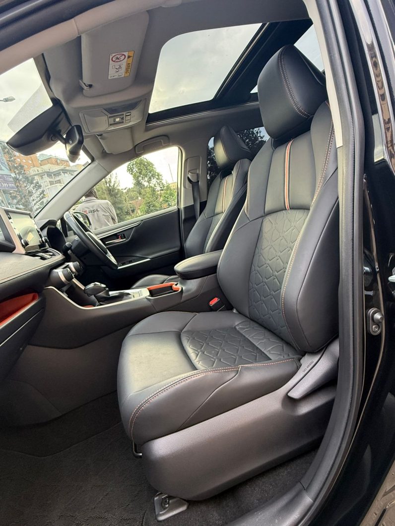 
								Toyota Rav4 Adventure full									