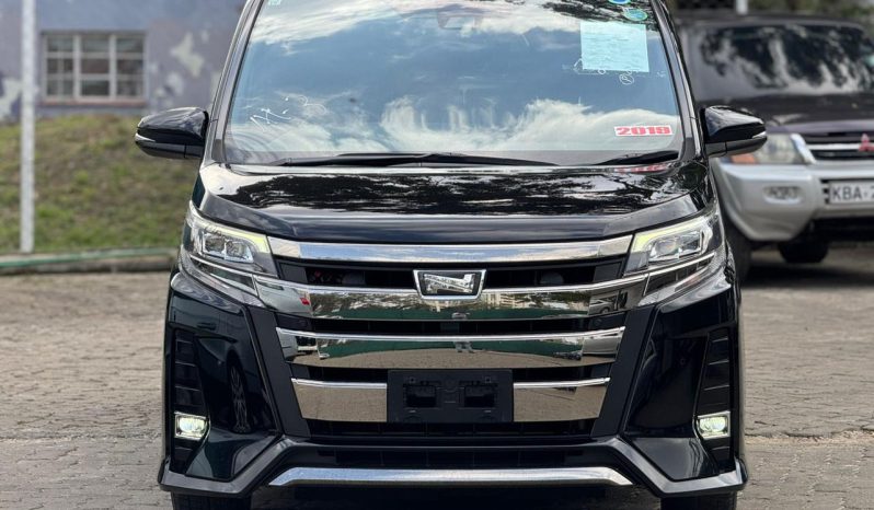 
								Toyota Noah full									