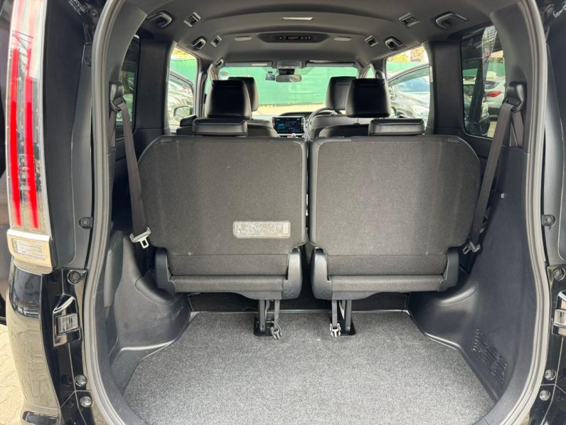 
								Toyota Noah full									